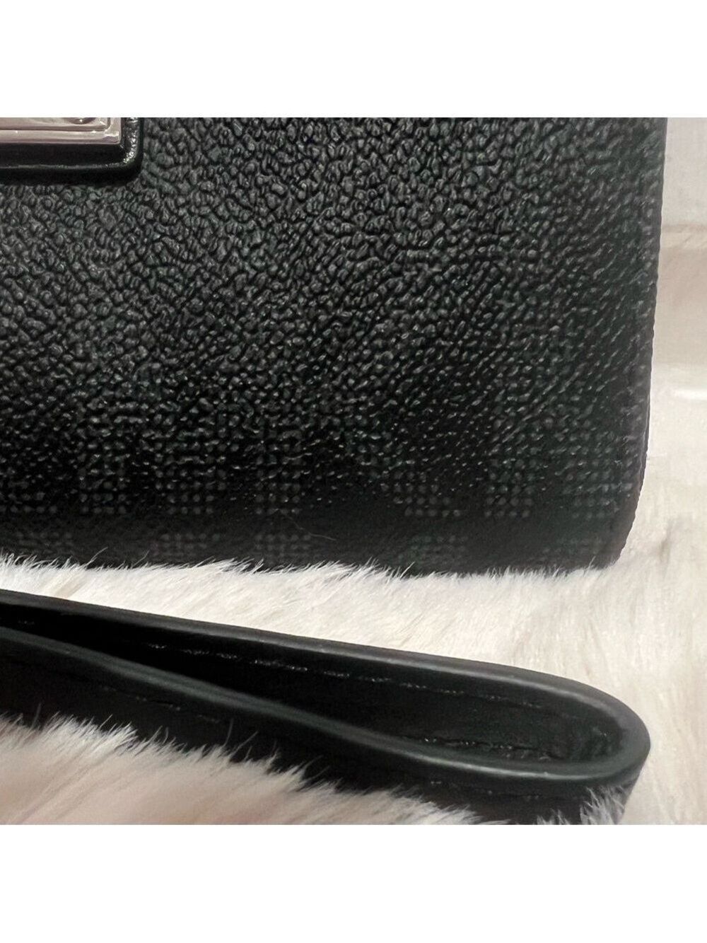 MICHAEL KORS LARGE JET SET ZIP AROUND WALLET - Picture 10 of 15